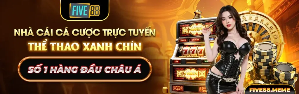 Người chơi đang đặt cược trực tiếp trong trận đấu bóng đá trên hii88 app